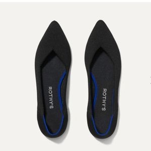 Rothys black Point flats